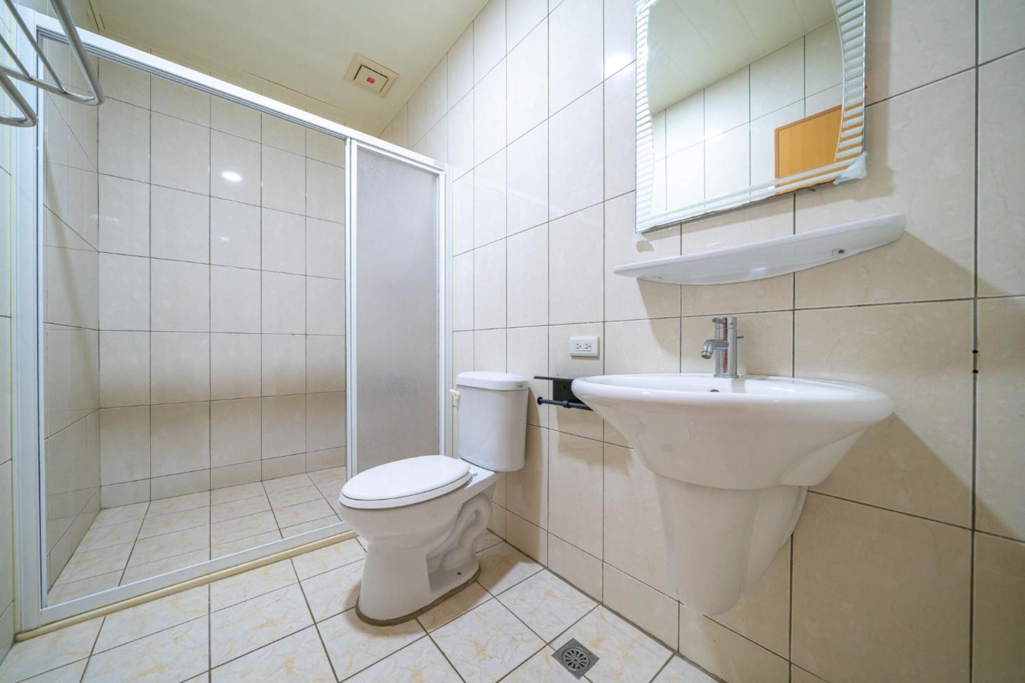 Fu Bo Ju Apartment Tainan Luaran gambar